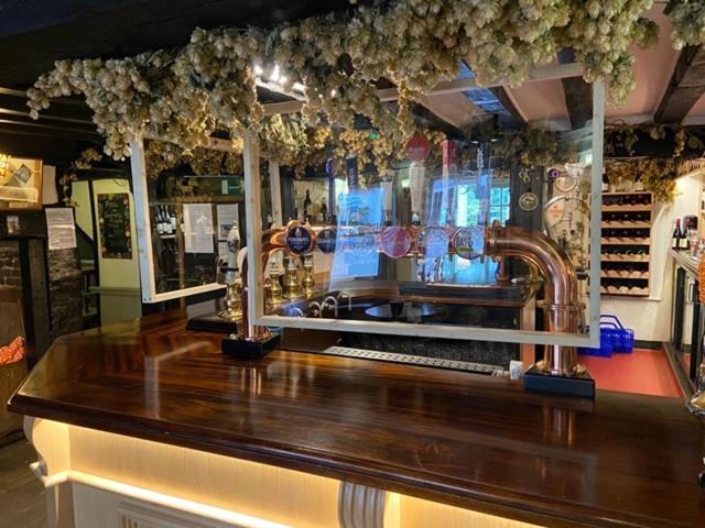 The White Hart Hotel Newenden Buitenkant foto